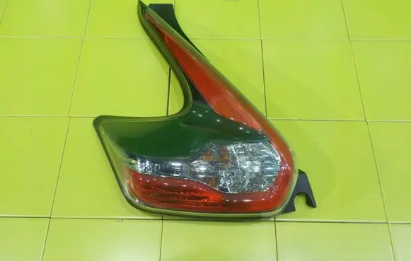 Nissan Juke I F15 Rear/tail lights 26555BV80B 18AB32
