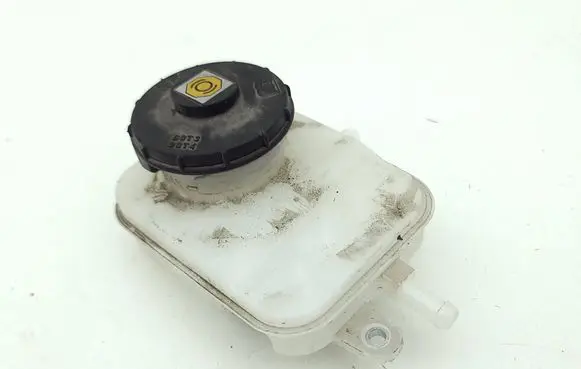 Brake fluid reservoir