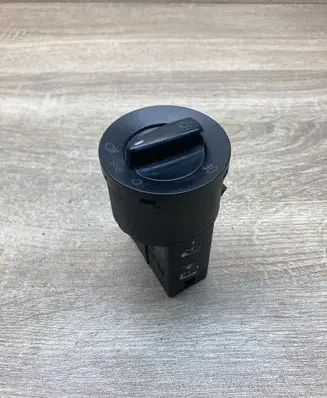Volkswagen Golf IV Light switch 1C0941531