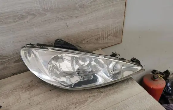 Peugeot 206 Headlight/headlamp