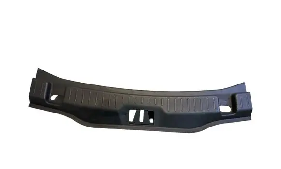 Trunk/boot sill cover protection
