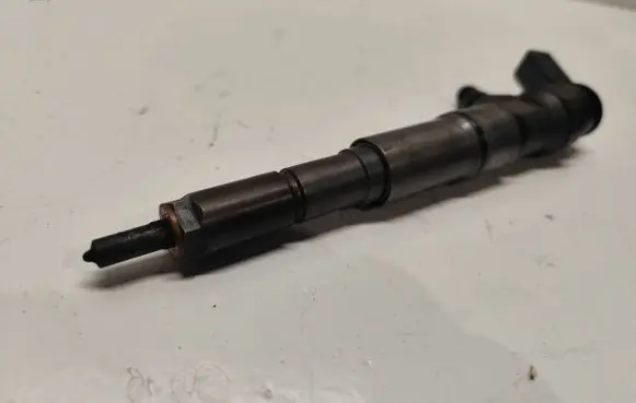 BMW X5 E53 Fuel injector 0445110131
