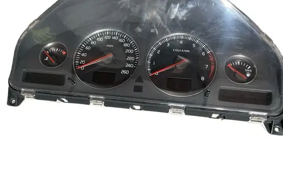 Volvo XC90 Speedometer (instrument cluster) 8673265