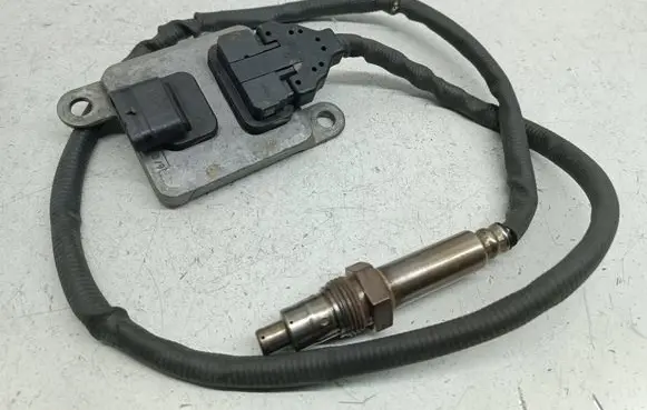Mercedes-Benz ML W166 Lambda probe sensor A0009053706 5WK96683F 0009053706