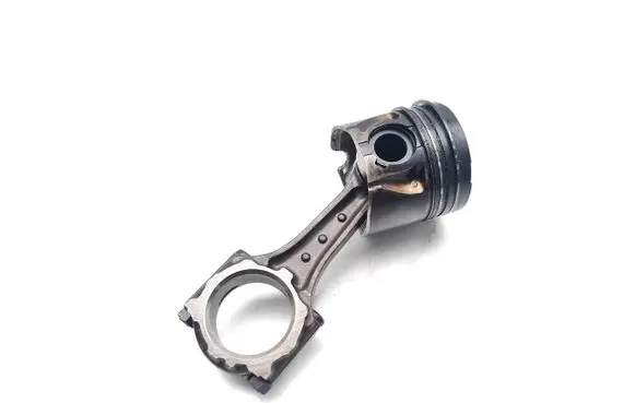 Opel Astra H Piston with connecting rod A17DTR