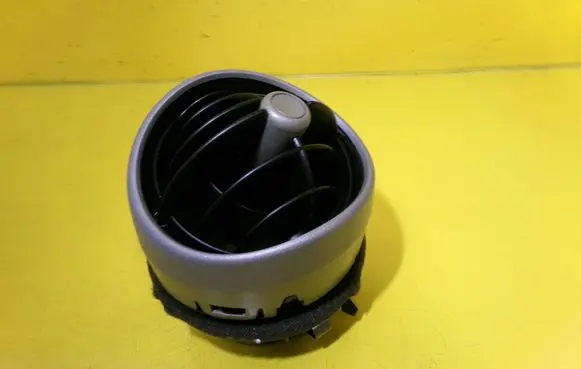 Smart ForFour I Dash center air vent grill MR951837