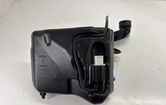Tesla Model 3 Windshield washer fluid reservoir/tank 109085001H