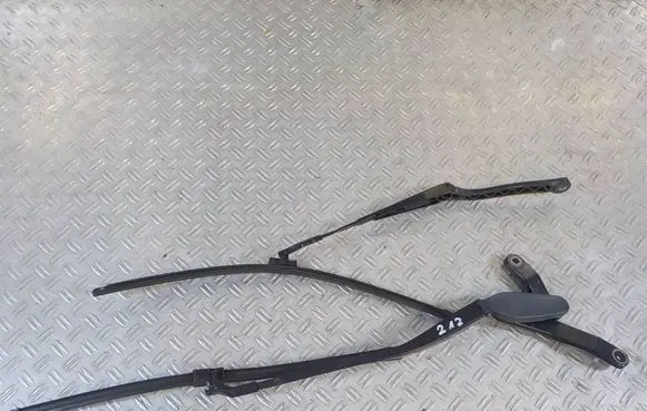 Mercedes-Benz E W212 Front wiper blade arm