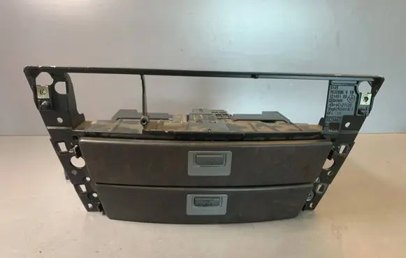 BMW 7 E65 E66 Dashboard storage box/compartment 7032886 8251192 82610589