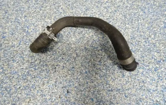 Volvo XC90 Engine coolant pipe/hose 31686101
