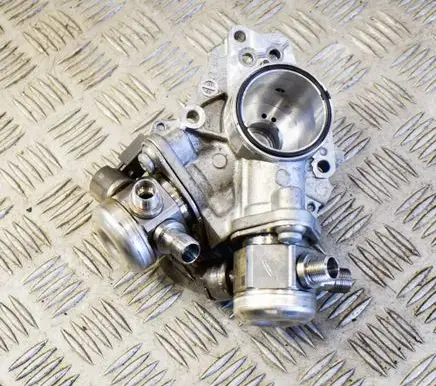 Mercedes-Benz S C217 Fuel injection high pressure pump A2780700330 A2780701201