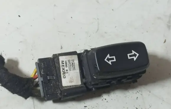 Opel Insignia A Seat control switch 13282592 SANPD5121A 1830B