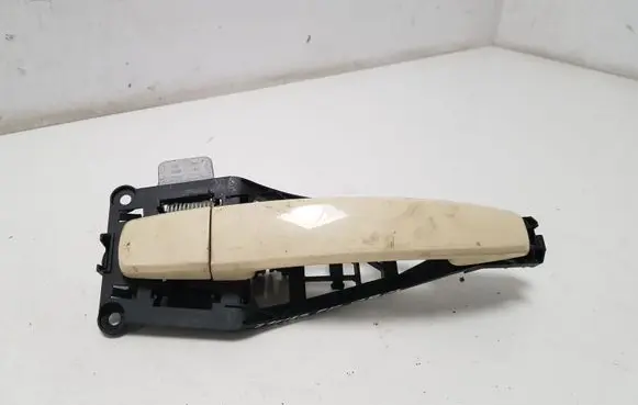 Opel Zafira B Front door exterior handle
