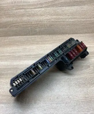 BMW 5 E60 E61 Fuse module 6932452 10688710