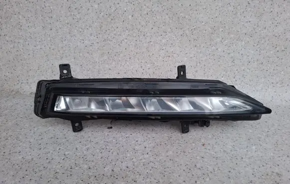 Skoda Superb B8 (3V) Front fog light 3V0941700B 90150337 F0GK18001