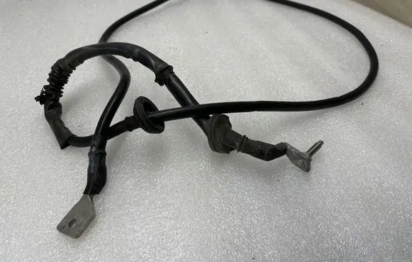 Volkswagen Touareg I Positive cable (battery) 7L6971227C 22092004