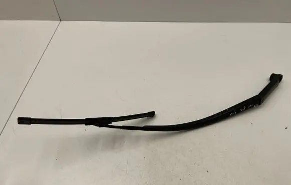Mazda 6 Windshield/front glass wiper blade 