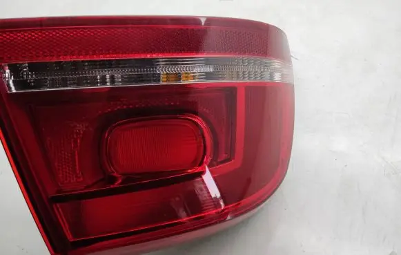 Volkswagen PASSAT B7 Rear/tail lights 3AE945095F 90004873