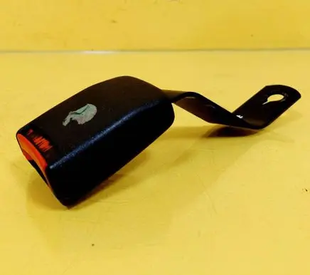 Volkswagen Polo II 86C 2F Front seatbelt buckle 867857755
