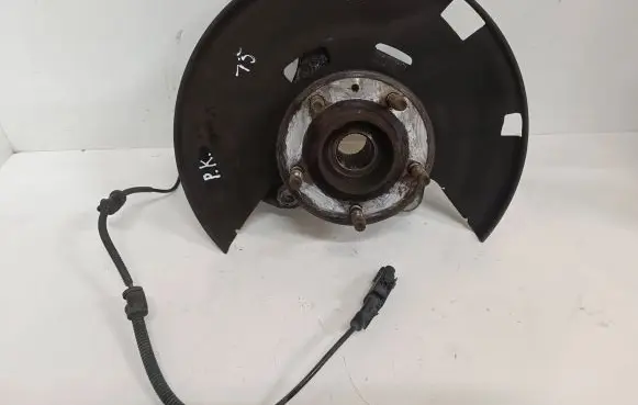 Opel Zafira C Front wheel hub
