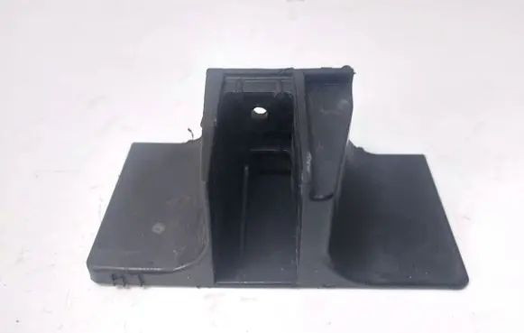 KIA Sorento Headlight/headlamp mounting bracket 64156P2000