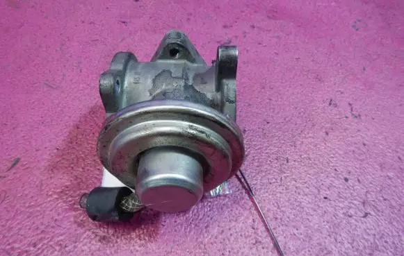 Volkswagen Polo IV 9N3 EGR valve 045131501F