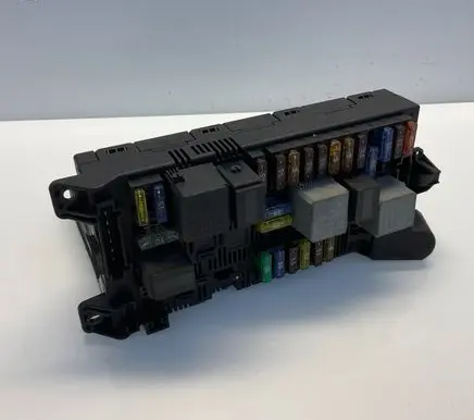 Mercedes-Benz E W211 Fuse module 2115453801 A2115453801