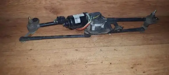 Hyundai Elantra Front wiper linkage and motor