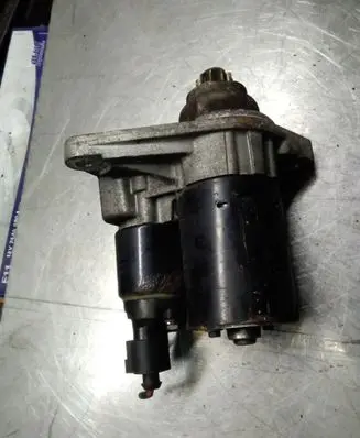 Volkswagen Touran I Starter motor 1005831281