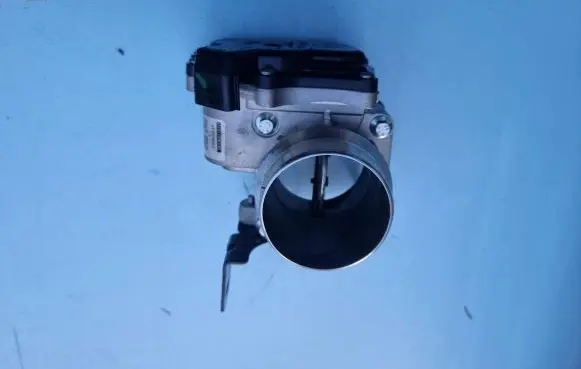 Renault Master III Throttle valve 161A00161R 338904244 8201353976