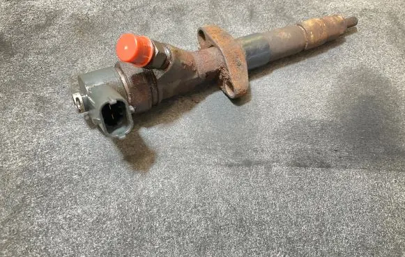 Renault Master II Fuel injector 0445110141