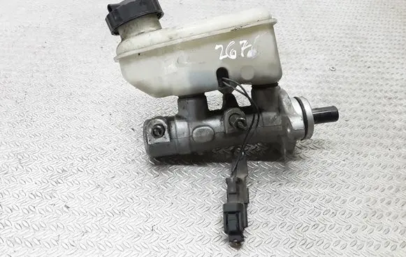 Toyota Avensis T250 Master brake cylinder