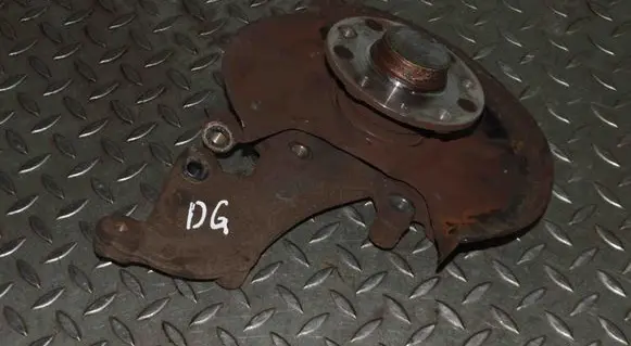 Rear wheel hub