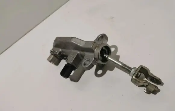 Honda Civic Clutch slave cylinder 