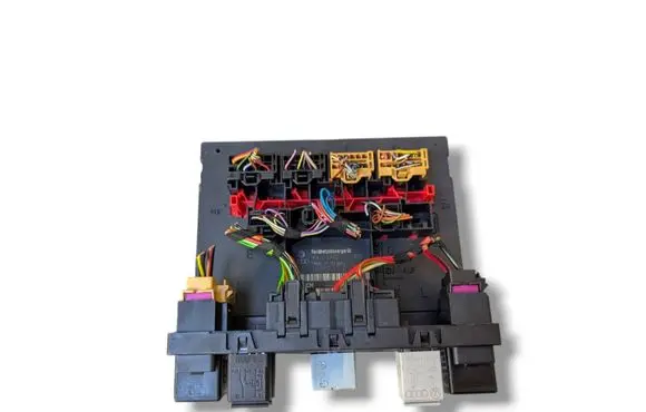 Volkswagen Golf V Comfort/convenience module 3C8937049D