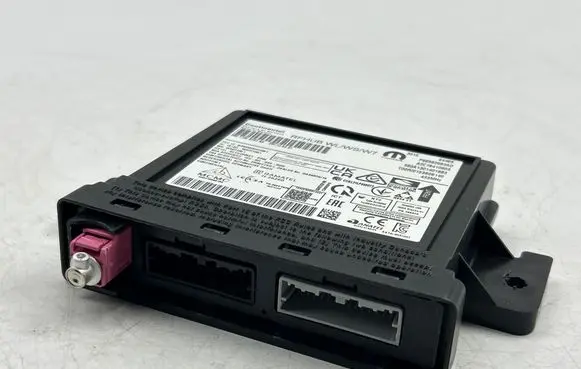 Jeep Grand Cherokee WL Antenna control unit P68582683AD A2C78410803