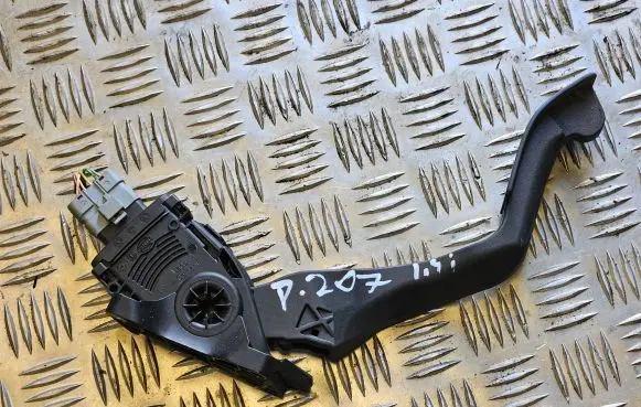 Peugeot 207 Accelerator throttle pedal 9681844080 23102008 6PV00994900