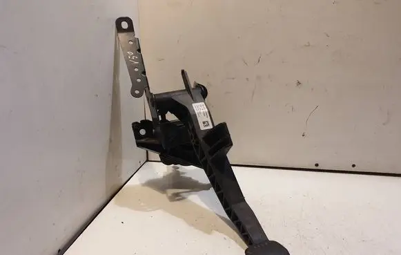 Volvo V50 Clutch pedal 30714693 4N517B633EG