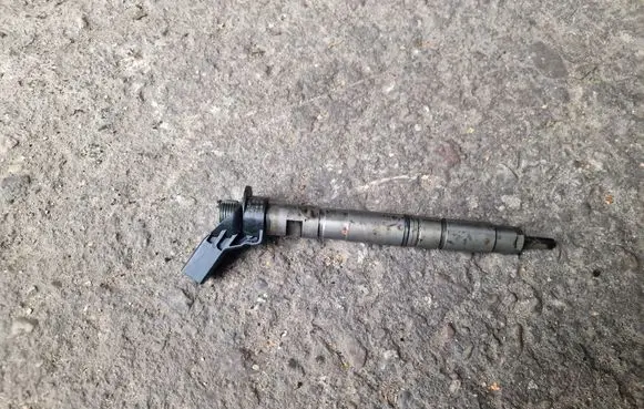 Fuel injector