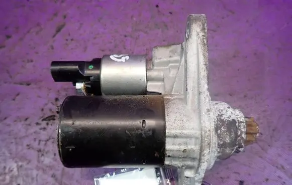 Skoda Fabia Mk1 (6Y) Starter motor 02T911023R