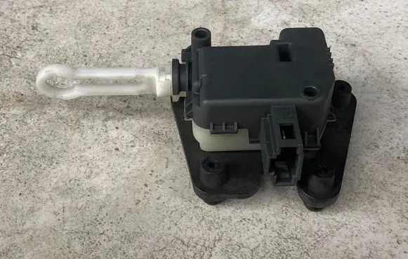 Audi A6 S6 C5 4B Tailgate boot lock/latch motor 8E9827833