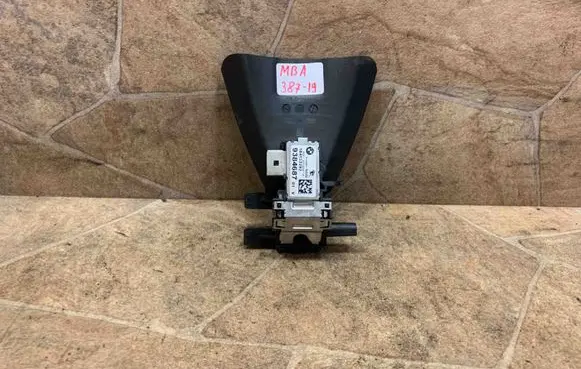 Windshield/windscreen camera