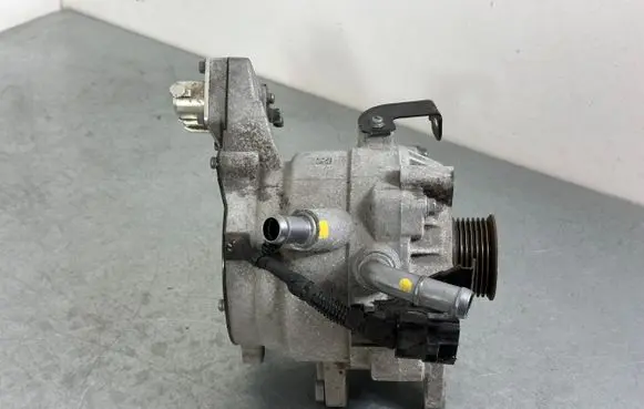KIA Optima Generator/alternator 373902E960