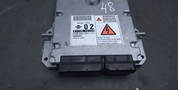 Nissan Primera Engine control unit/module ECU B371MEQ44B 5800295 MB2758002957