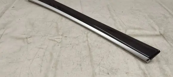 Dashboard glove box trim