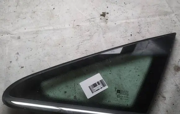 Opel Zafira B Front triangle window/glass as2