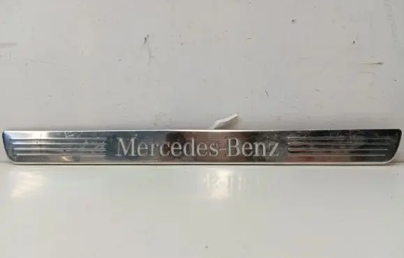 Mercedes-Benz GLE W167 Front sill trim cover A1676861300