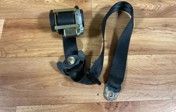 Peugeot 307 Front seatbelt 040065