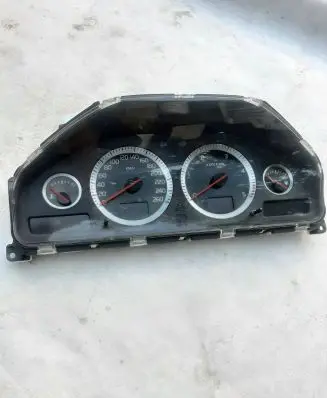 Volvo XC70 Speedometer (instrument cluster) 8690549 8602026 69594780T