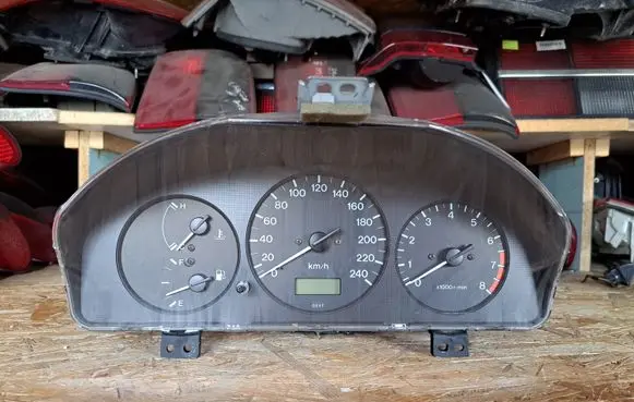 Mazda 626 Speedometer (instrument cluster) GE4VD FBGE4VD